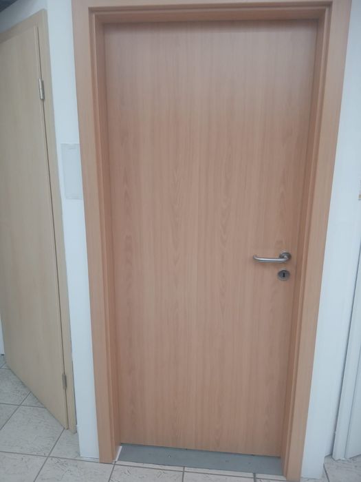 Vand 550 usi noi din Germania