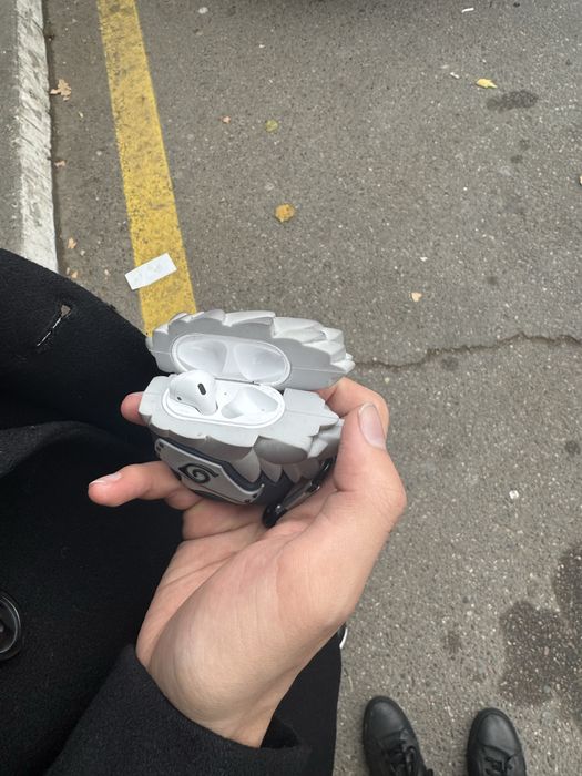 продаются наушники airpods 2.1