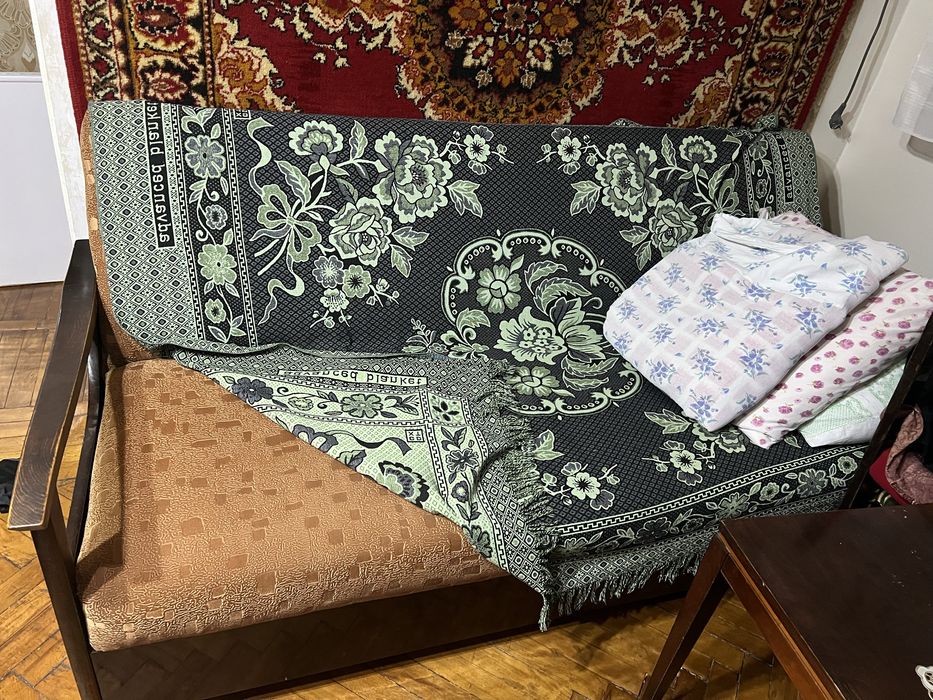 Кровать диван и тумба состояние хорошее