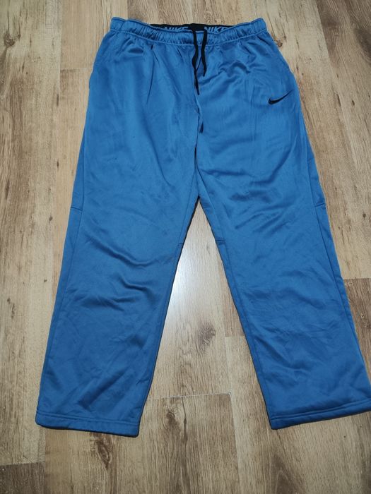 Pantaloni Nike mărimea XXL