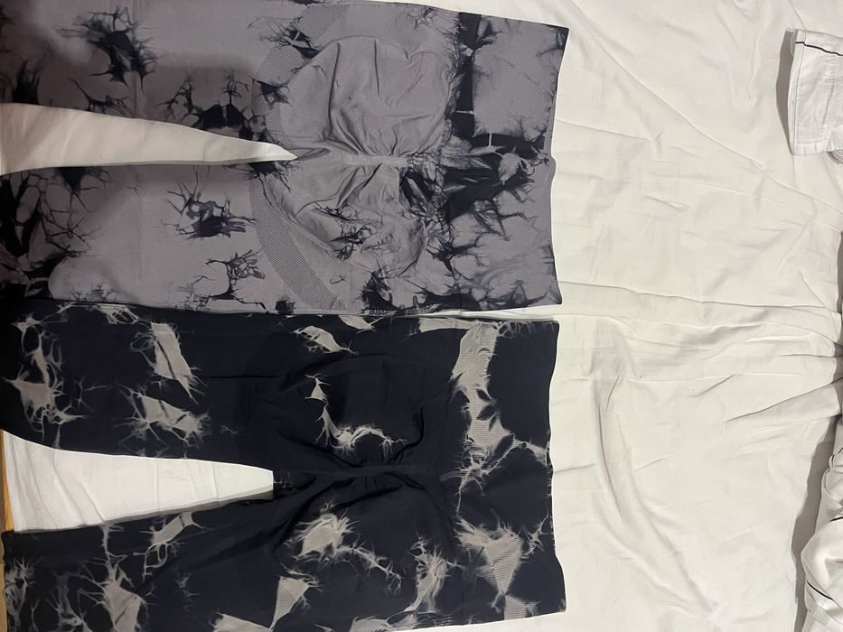 Две клинчета сиво и черно