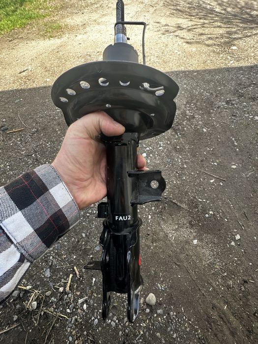 Передняя стойка