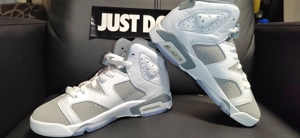 Nike Air Jordan 6 Retro