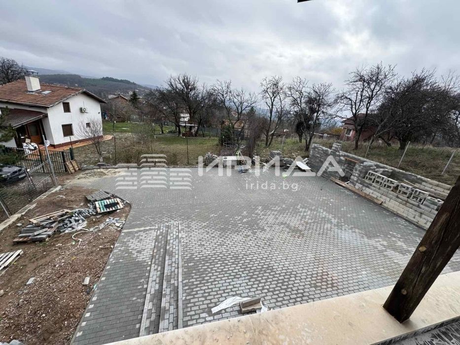 Къща в гр. Костинброд - с. Чибаовци 180m²