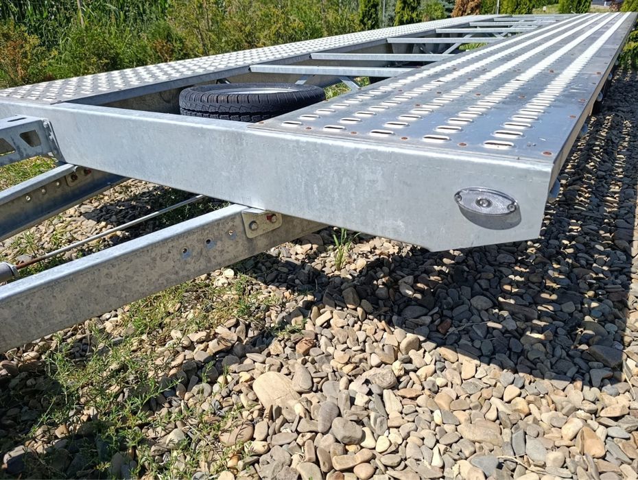 Vand trailer auto ,platforma ca nou 3500 kg ,impecabil