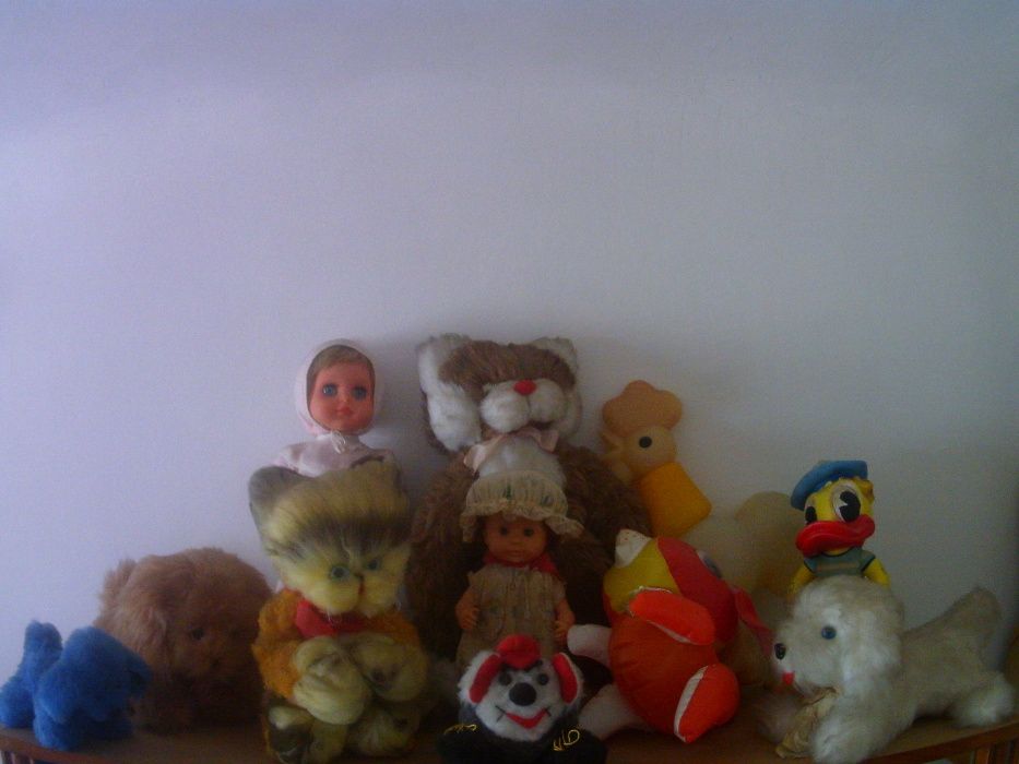 Jucarii de colectie papusi , ursuleti , catei , cocos , ratoiul donald