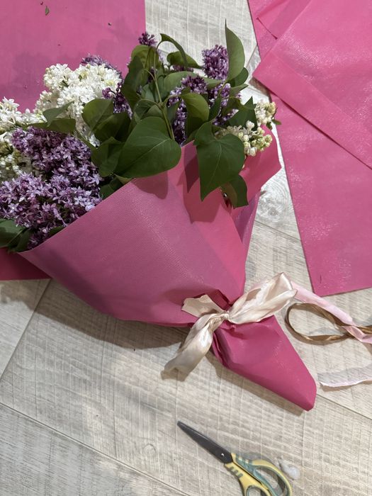 сирень цветы,белые и фиолетовые