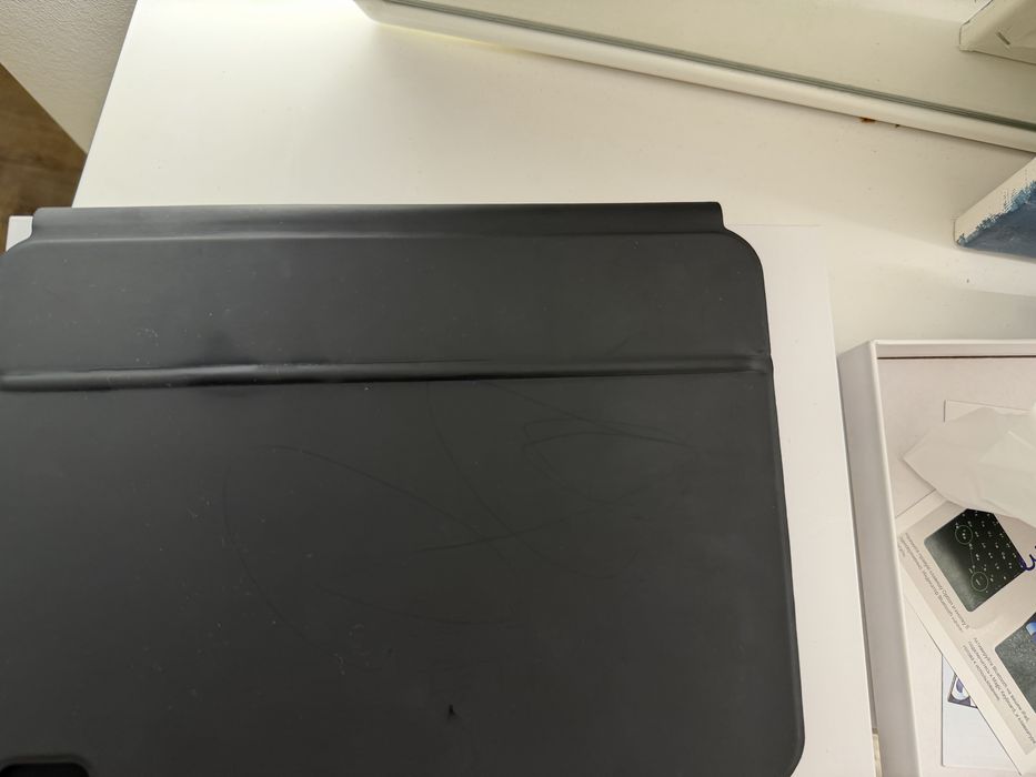 Чехол клавиатура на айпад а 16