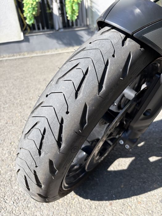 Triumph Trident 660 model 2024, 4800 km, impecabilă