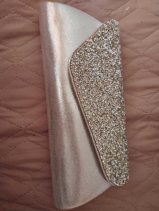 Стилни Сребристи Дамски Токчета и Чанта