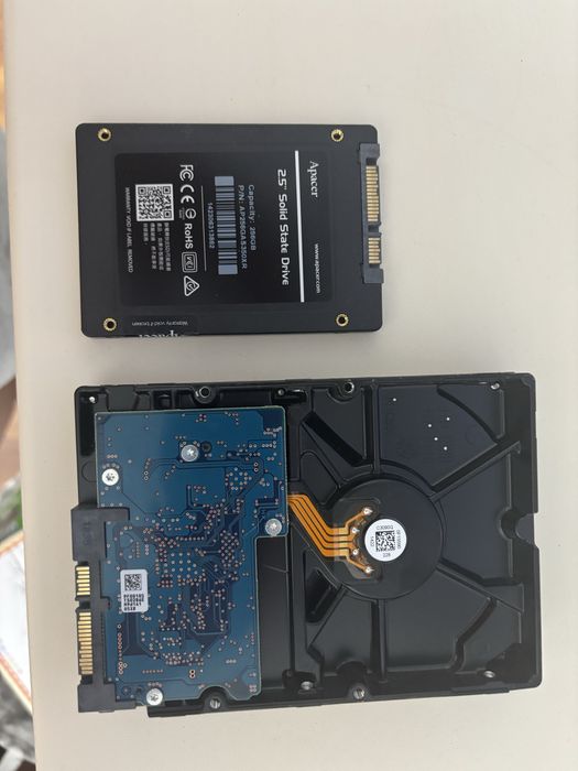 Hdd 1 tb , ssd 256 gb