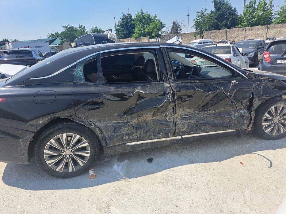 Hongqi EQ5 2024 zapasxod 500 talik