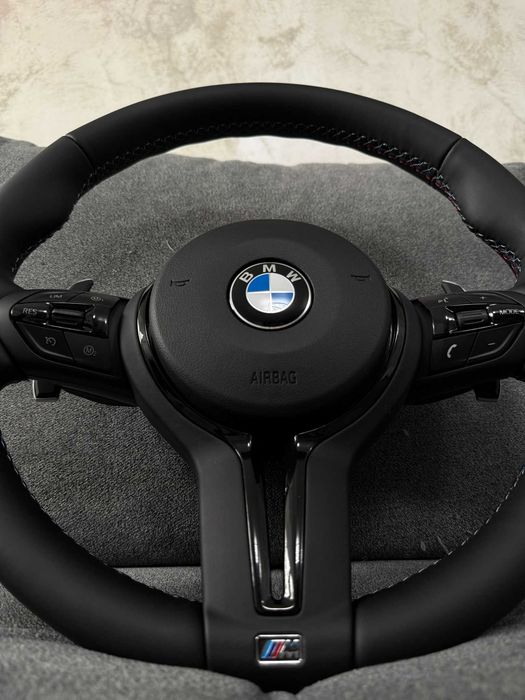 Volan BMW M Sport rotund Full Black padele Airbag inclus F01 F10 F30 F34 F36 F15 F16 E60 E70 E71 E84 E90