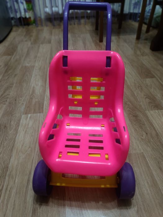 коляска для кукол и игрушек.