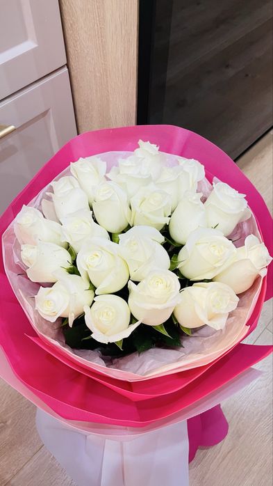 Белые Розы свежий