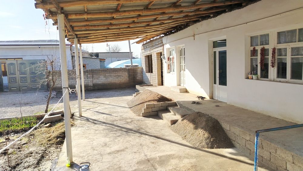 Toshkent shaxar Yangixayot tumani Gulzor mahalla uy sotiladi
