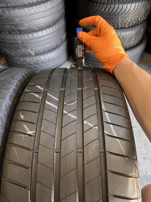 2 anvelope vara 245/40/18 , Bridgestone , DOT 2021 , 5.2 mm