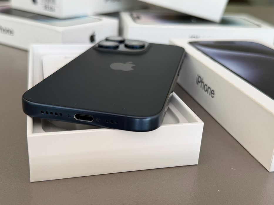 I phone 15 pro.128гб.blue.пълен комплект.като нов.