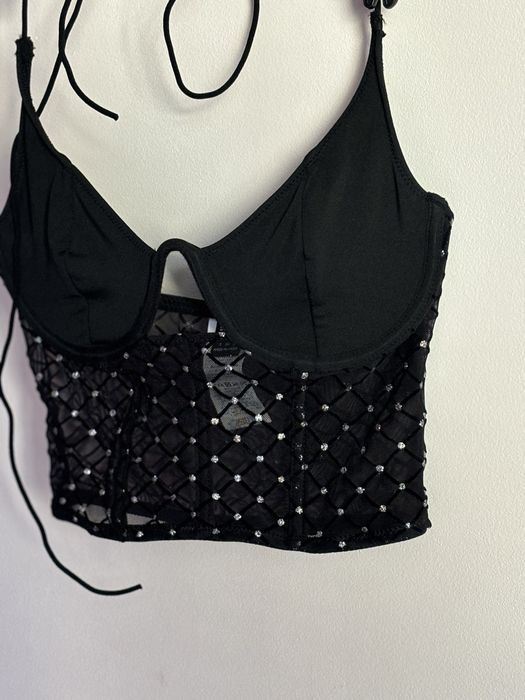 Бюстие Топ с ръкави и камъни