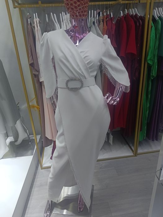 Продаю платье. Элегантное