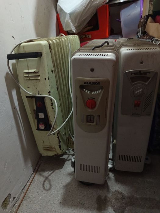 Vând radiatoare curent electric