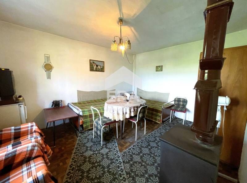 Вила с двор в кв.Прилепци