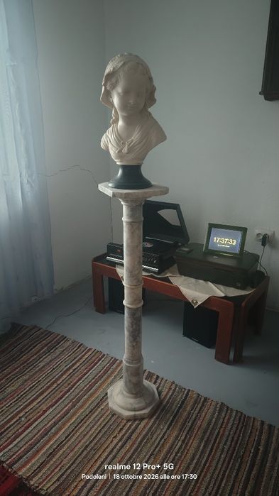 Bust damă și coloană marmură alabastru