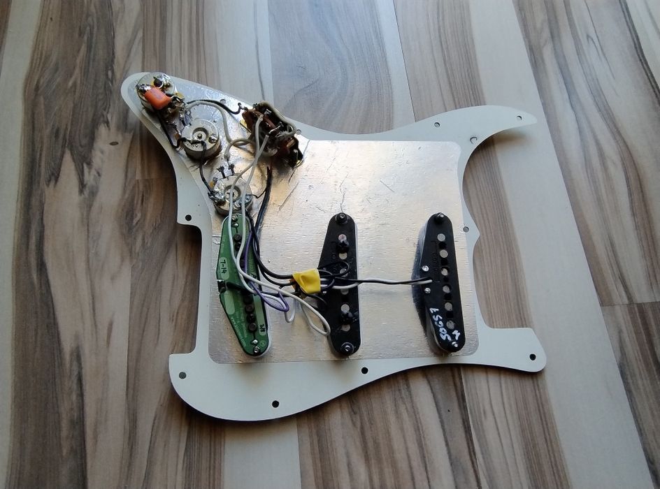 pickguard Fender Stratocaster