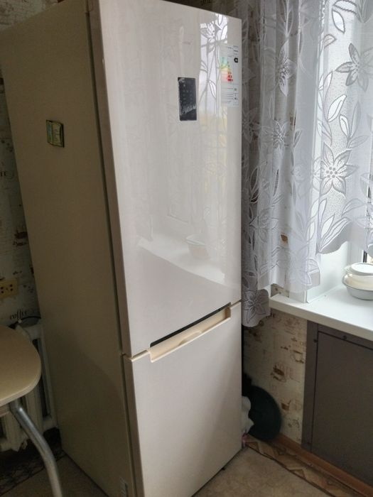 Продам холодильник Samsung