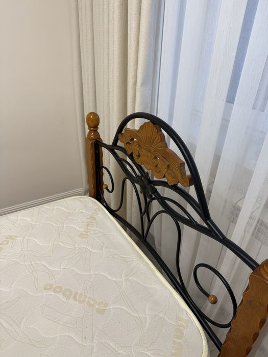Продам деревянную кровать