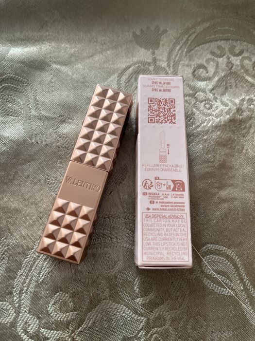 Червило на Valentino