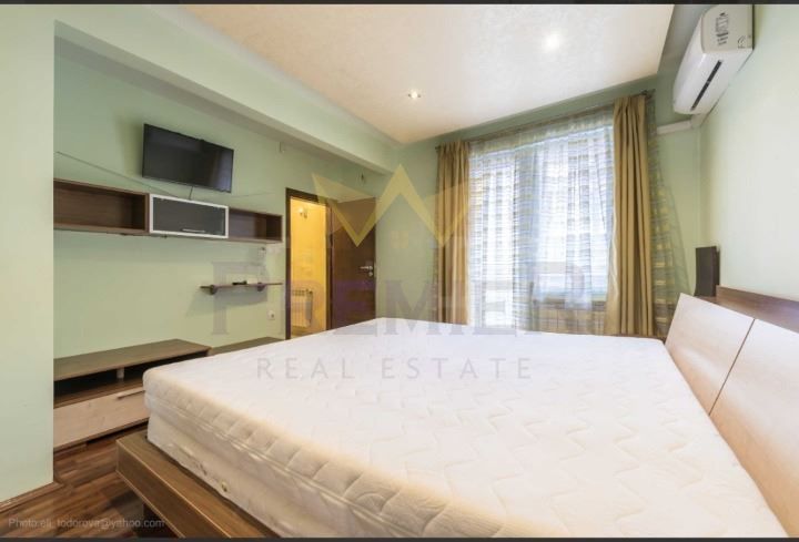 Дава се под наем Тристаен апартамент в Варна, Левски - 100 кв.м за 969 € - Снимка #11