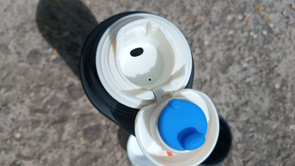 Продам термос два литра