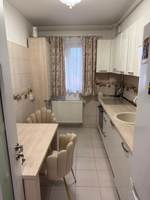Vand apartament cu 2 camere