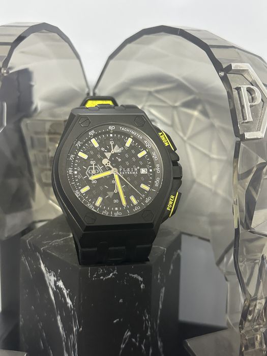 Часовник Phillip Plein оригинален