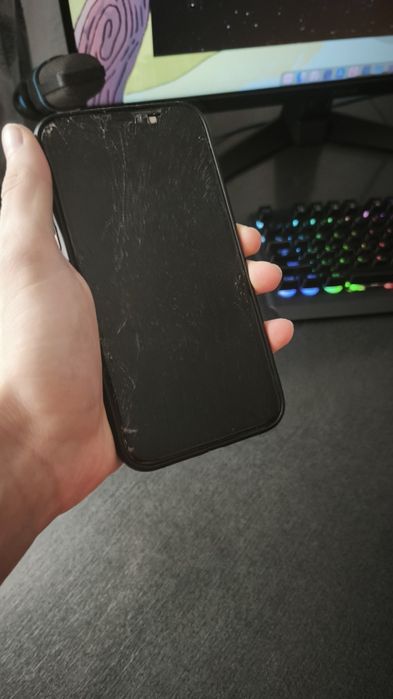 vând iPhone 11, citește descrierea pentru informații importante!