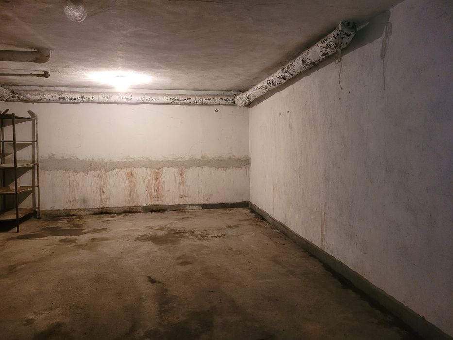 Дава се под наем Гараж / Паркомясто в Кърджали, Център - 28 кв.м за 180 € - Снимка #3