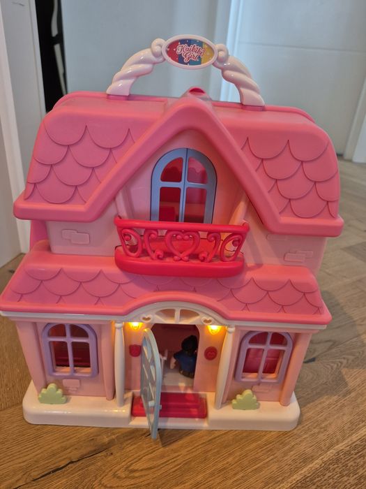 Casa de familie cu sunet si lumini