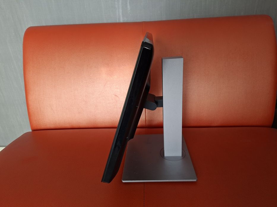 Тъч скрийн монитор ELO ET1717LK за магазини и ресторанти