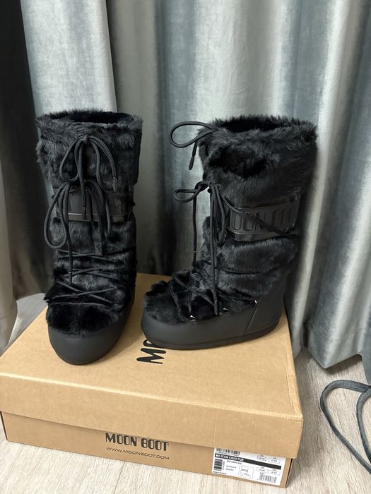 Moon Boots faux fur