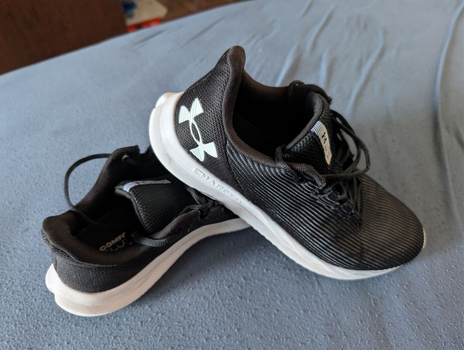 Adidași under armour