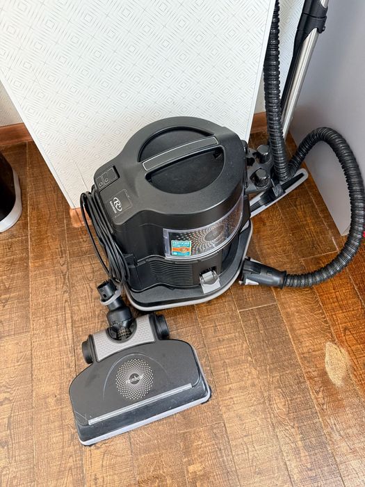 Продам мощный пылесос без фильтра