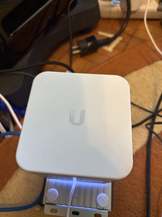 Router ubiquity amplify