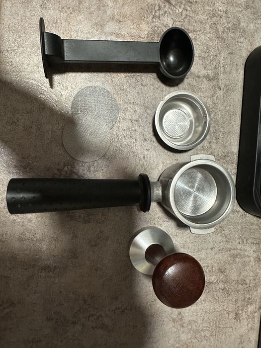 Espressor Delonghi  Stilosa si rasnita Delonghi KG79