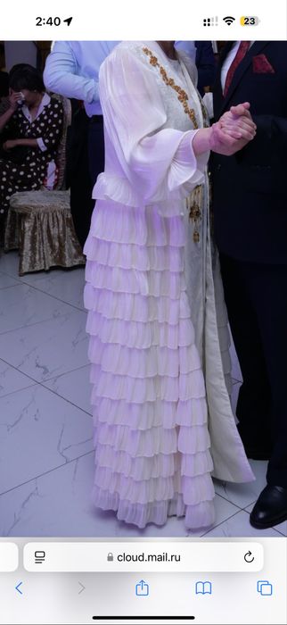 Продам платье дизайнерское