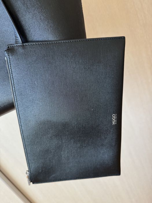 Чанта  черна кожа  hugo