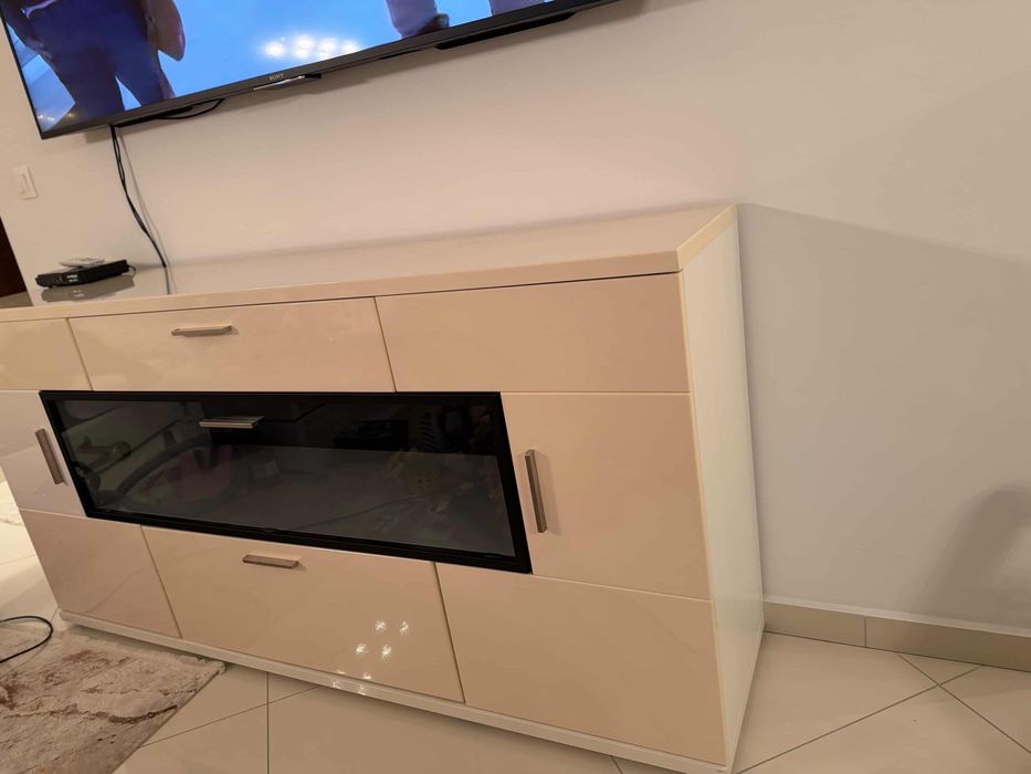 Скрин шкаф гланцов