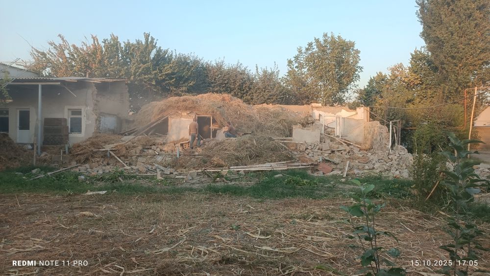 Yer sotiladi laylak maxallada