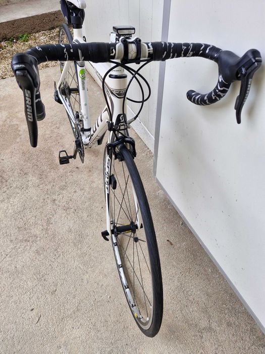 Карбонов Шосеен Велосипед  Scott CR1 Elite Carbon Road Bike