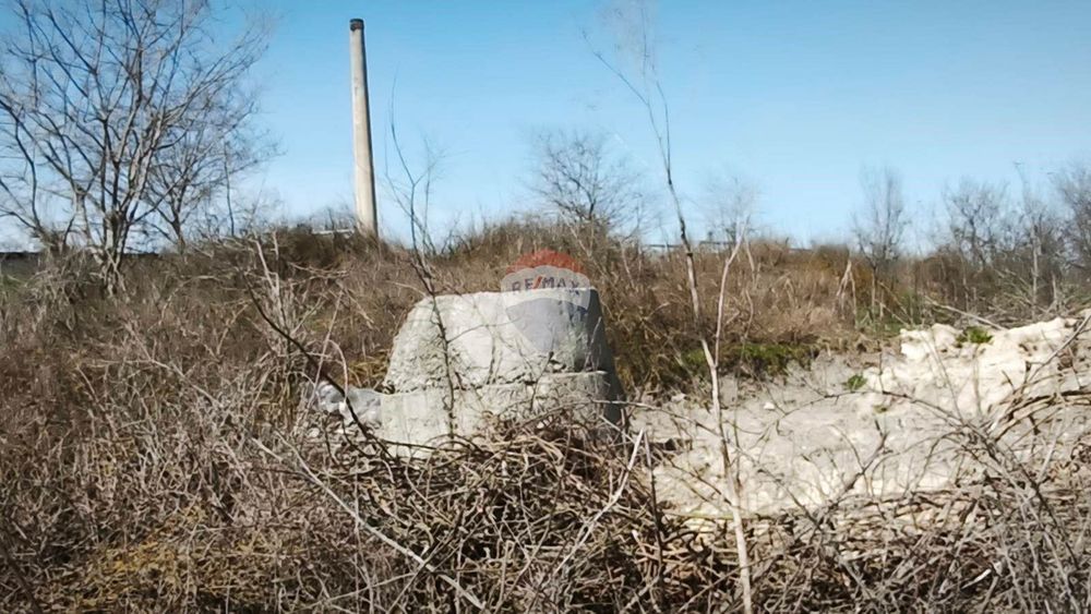 Парцел в м-т ,,Мирославови градини", с. Тополи ТЕ